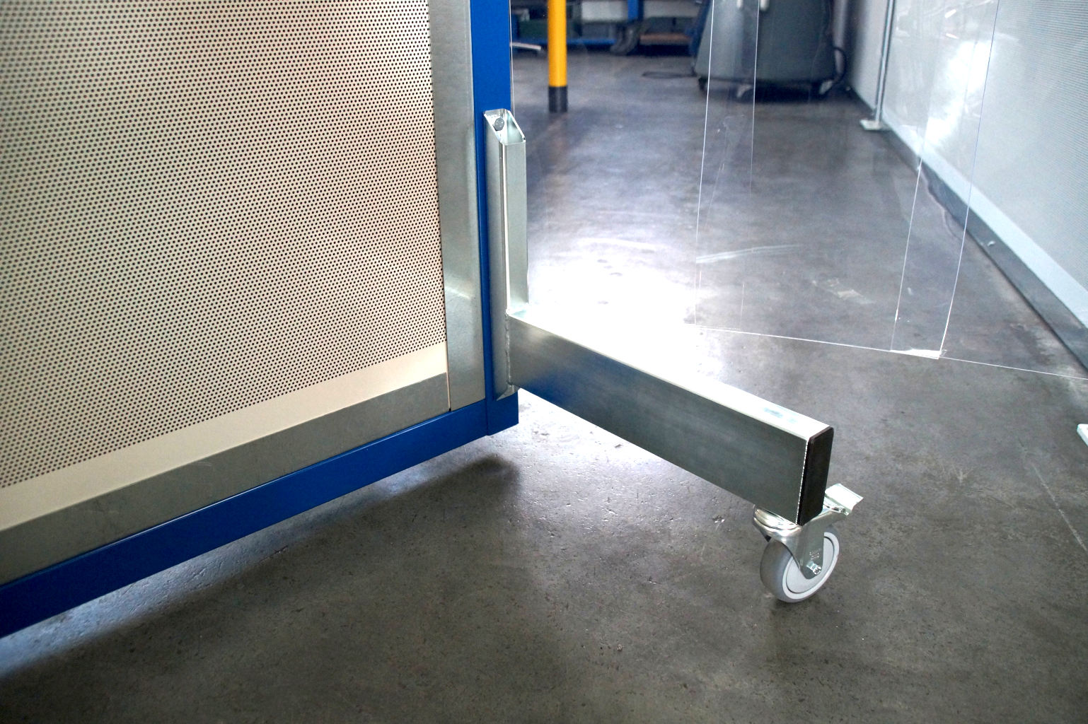 Mobile Schallschutzwand mit robuster Rahmenkonstruktion 60x60x4 mm 
